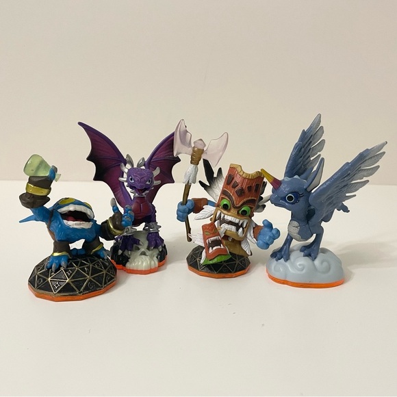 Lot of 4 Skylanders Figures Whirlwind Cynder Double Trouble Totem Pop Fizz - Picture 1 of 12
